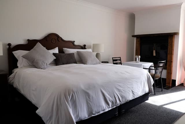 Superior King Room with Fireplace