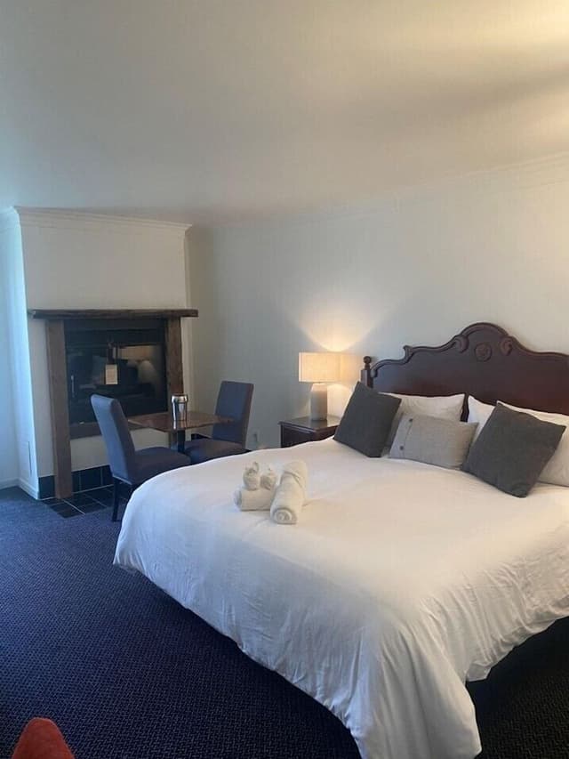 Superior King Room with Fireplace