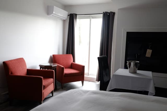 Superior King Room with Fireplace Adapted