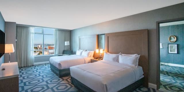 AUGUSTUS TOWER , DELUXE SUITE 2 BED