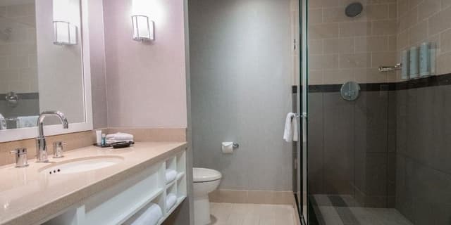 AUGUSTUS TOWER , DELUXE SUITE 2 BED