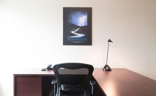 Executive Suite, 1 Queen Bed with Separate Office