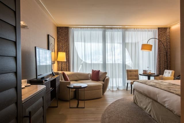 Standard Room, 1 King Bed, Balcony