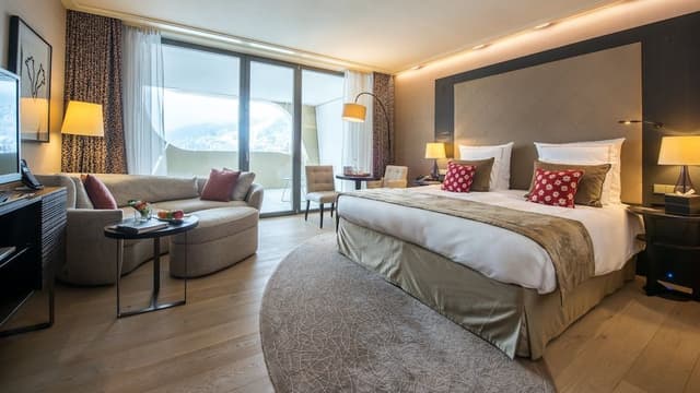 Standard Room, 1 King Bed, Balcony