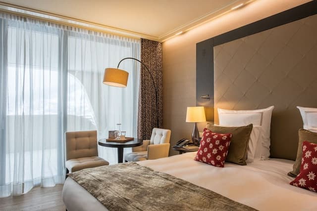 Standard Room, 1 King Bed, Balcony