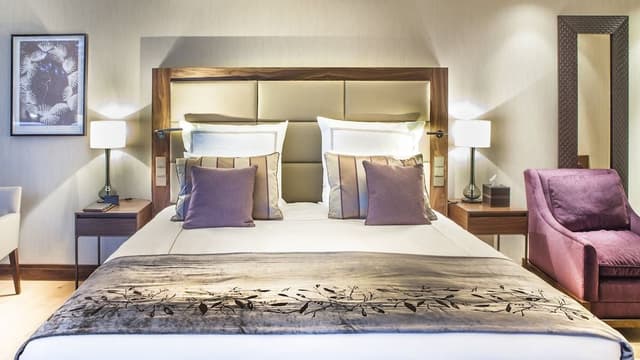 Standard Room, 1 King Bed, Balcony