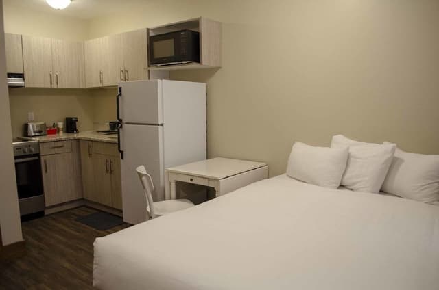 Classic Studio, 1 Queen Bed