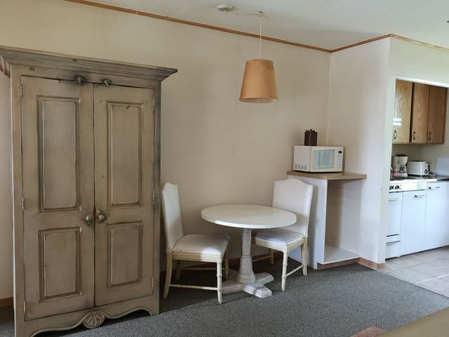 Room, 1 Queen Bed, Kitchenette (Pavilion)