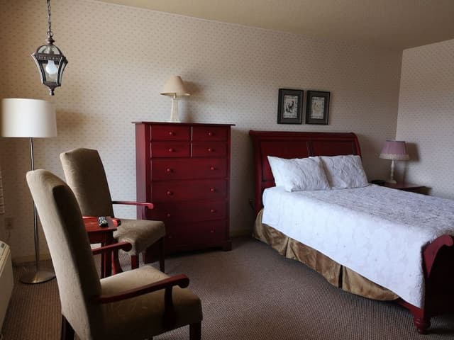 Traditional Room, 1 Queen Bed (Country)