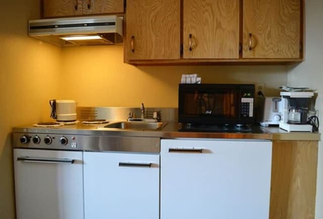Room, 1 Queen Bed, Kitchenette (Pavilion)