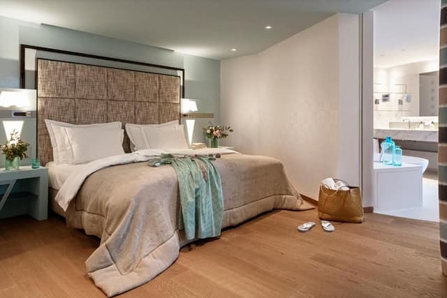 Superior Suite with Lake View