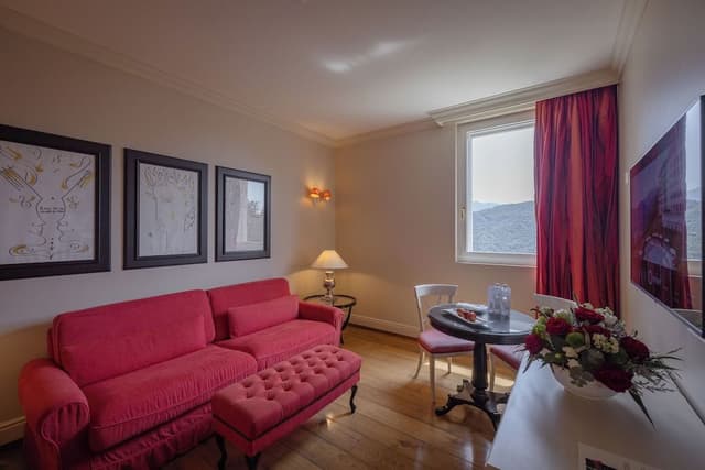 Superior Suite, 1 Bedroom, Kitchenette (with Spa access)