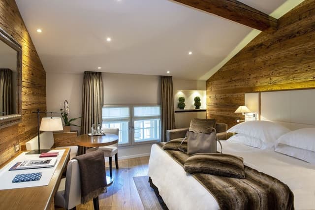 Prestige Room