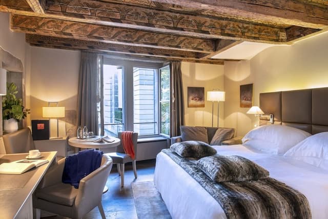 Prestige Room