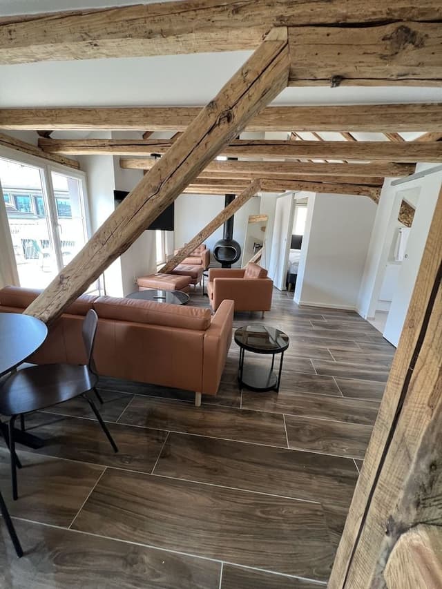 Apartment (Apartment Suite)