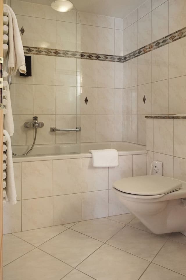 Superior Double Room, Ensuite, Mountain View