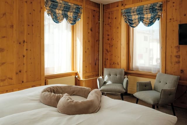 Superior Double Room, Ensuite, Mountain View