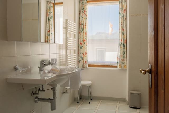 Superior Double Room, Ensuite, Mountain View