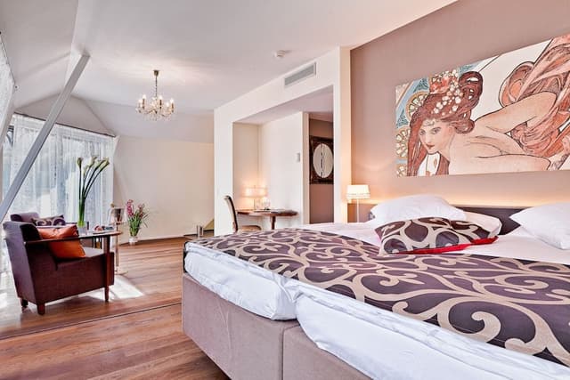 Penthouse Junior Suite with Lake View