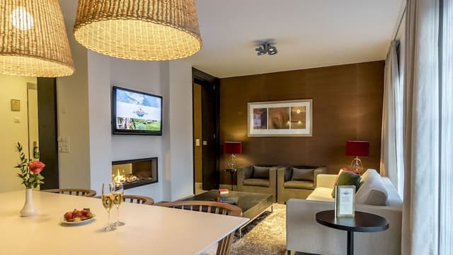 Superior Suite, 3 Bedrooms, Balcony, Mountain View (Eiger)