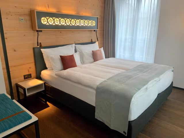 Medium Double Room