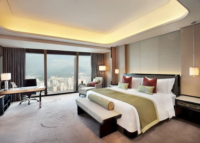 1 King Bed,Urban View,Guest Room