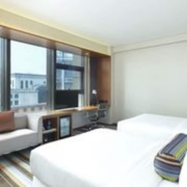 Breezy, Room, 2 Twin Beds, City View