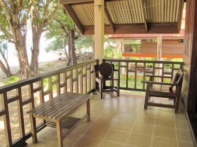 Deluxe Bungalow (Beachfront)