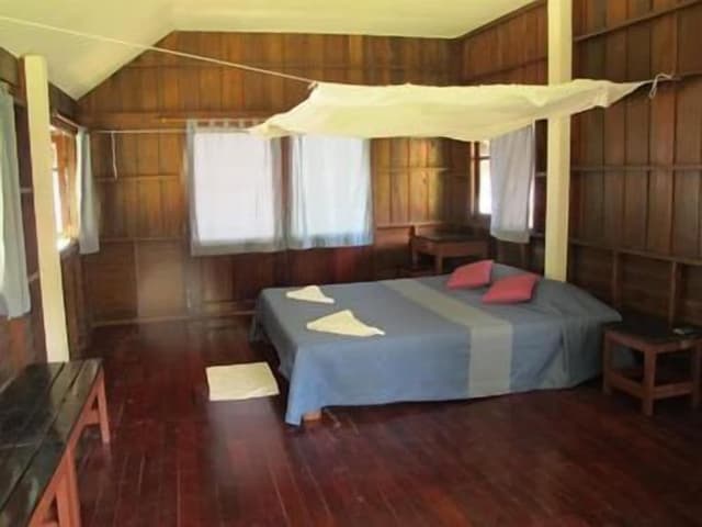 Deluxe Bungalow (Beachfront)