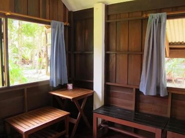 Deluxe Bungalow (Beachfront)
