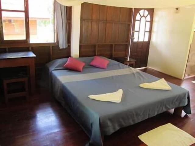 Deluxe Bungalow (Beachfront)