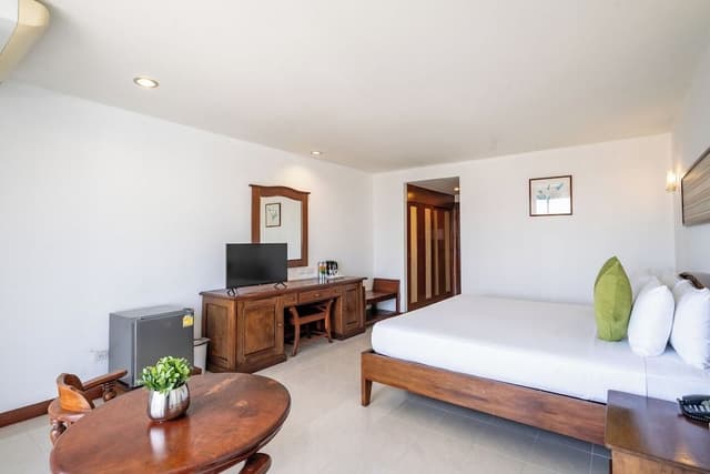 Superior Room, Pool View