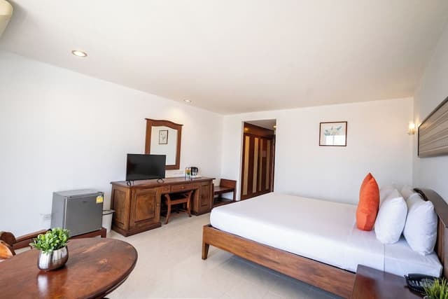 Superior Room, Pool View