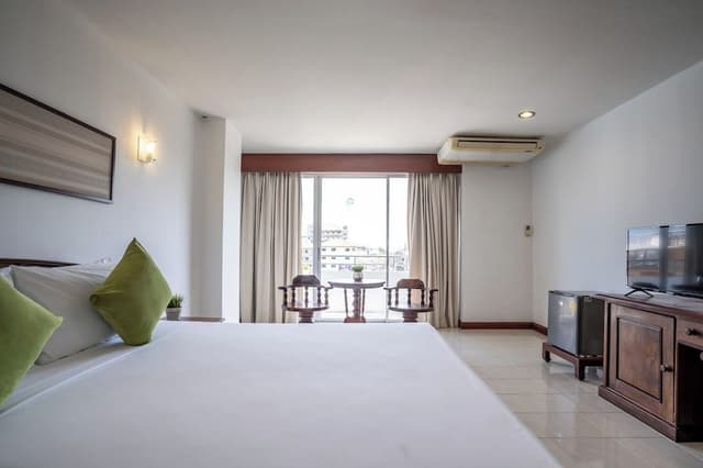 Superior Room, Pool View
