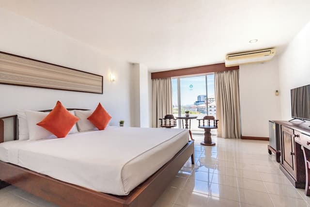 Superior Room, Pool View