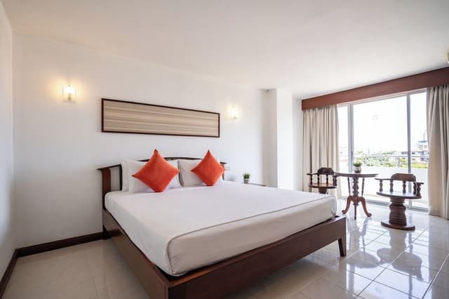 Superior Room, Pool View