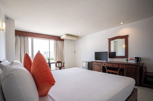 Superior Room, Pool View