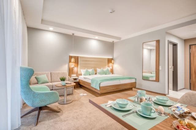 Deluxe Double Room, 1 King Bed with Sofa bed, Non Smoking, Balcony