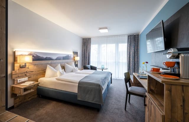 Deluxe Double Room Single Use, Balcony
