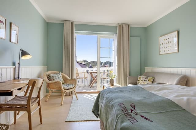 Junior Suite, Private Bathroom