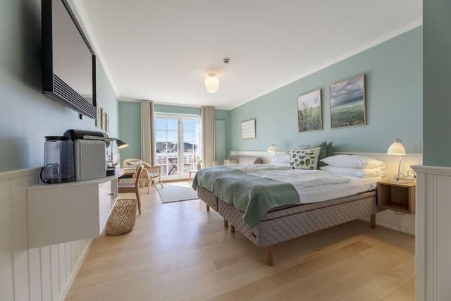 Junior Suite, Private Bathroom