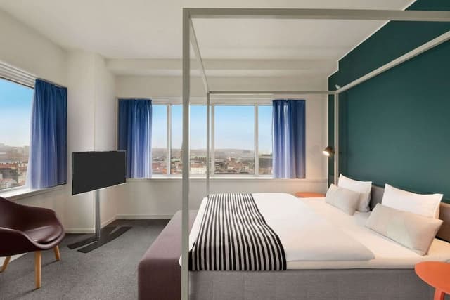 Business Room, 1 Double Bed, Corner