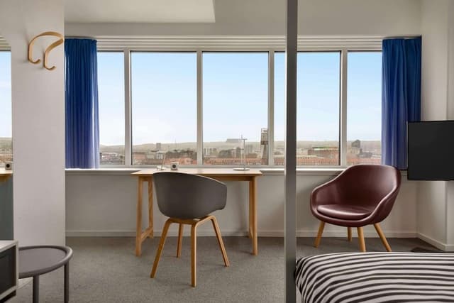 Business Room, 1 Double Bed, Corner