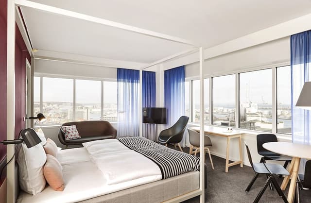 Business Room, 1 Double Bed, Corner