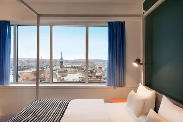 Business Room, 1 Double Bed, Corner