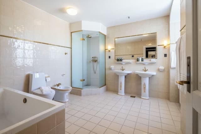King's Suite