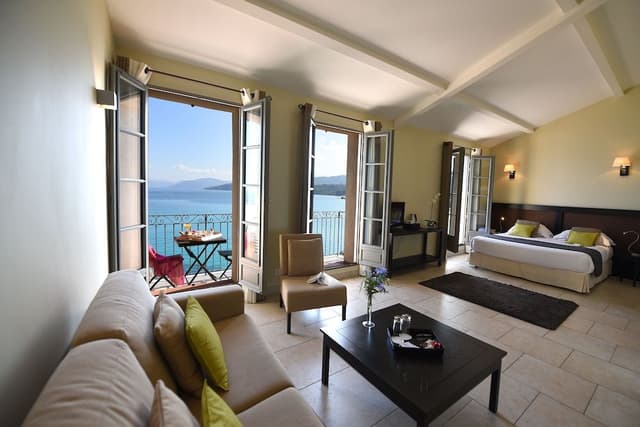 Deluxe Suite, 1 King Bed with Sofa bed, Sea View
