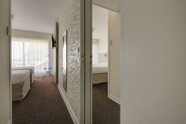 Connecting Family room