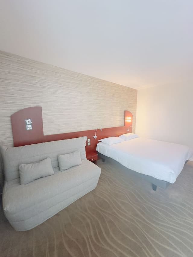 Standard Quadruple Room, 1 Double Bed with Sofa bed