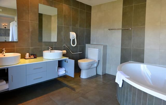 Signature Suite (Madonetta)